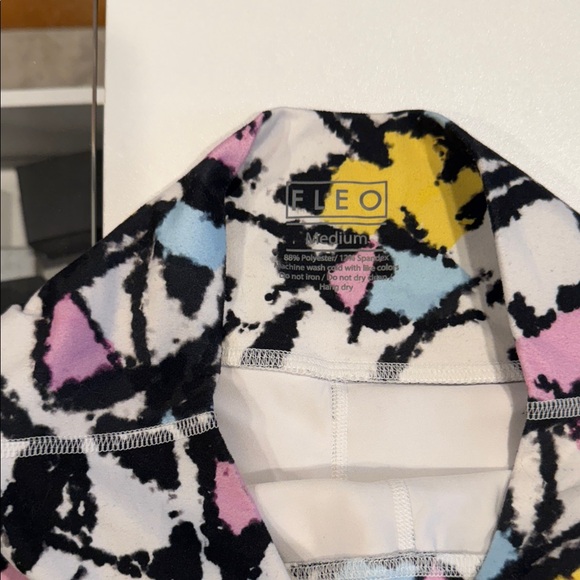 Fleo Abstract Print Women's Shorts - Picture 2 of 7